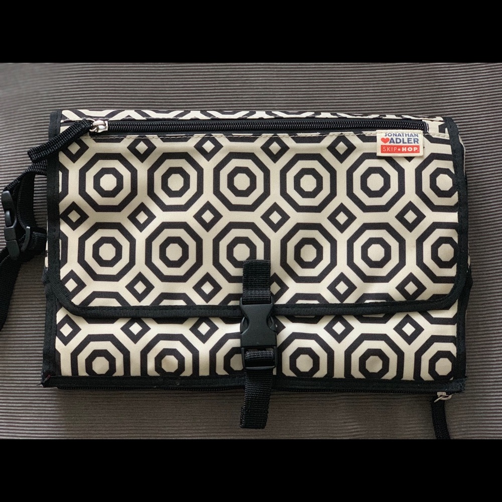 Skip Hop Jonathan Adler Pronto Changing Station